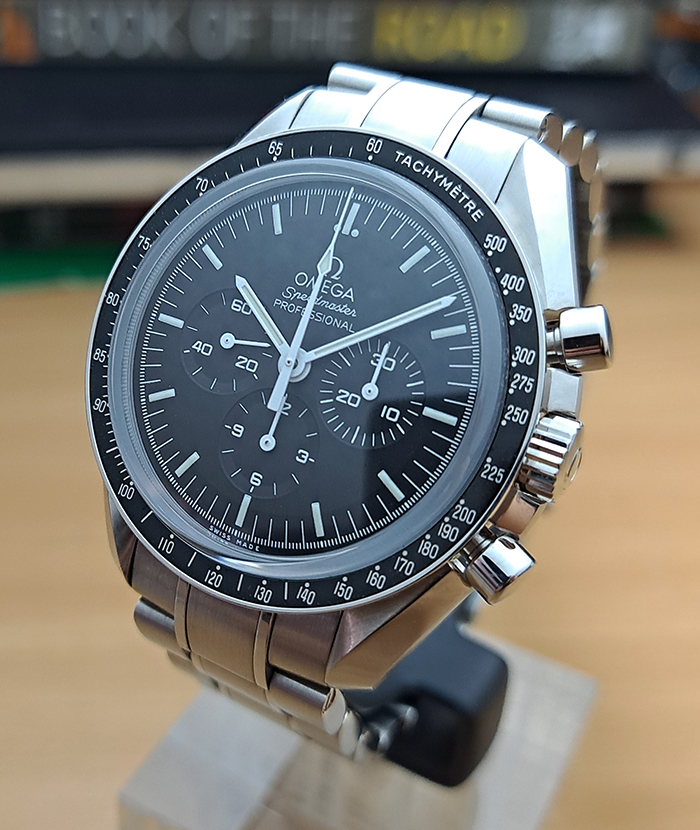 Omega speedmaster professional discount moonwatch sapphire sandwich